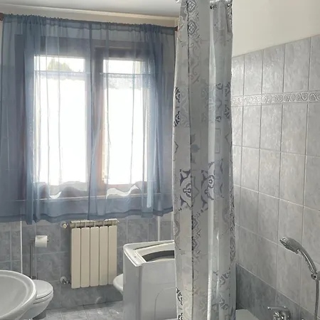 Rose E Frutta - Yellow Daisy Lägenhet Ronchi Dei Legionari